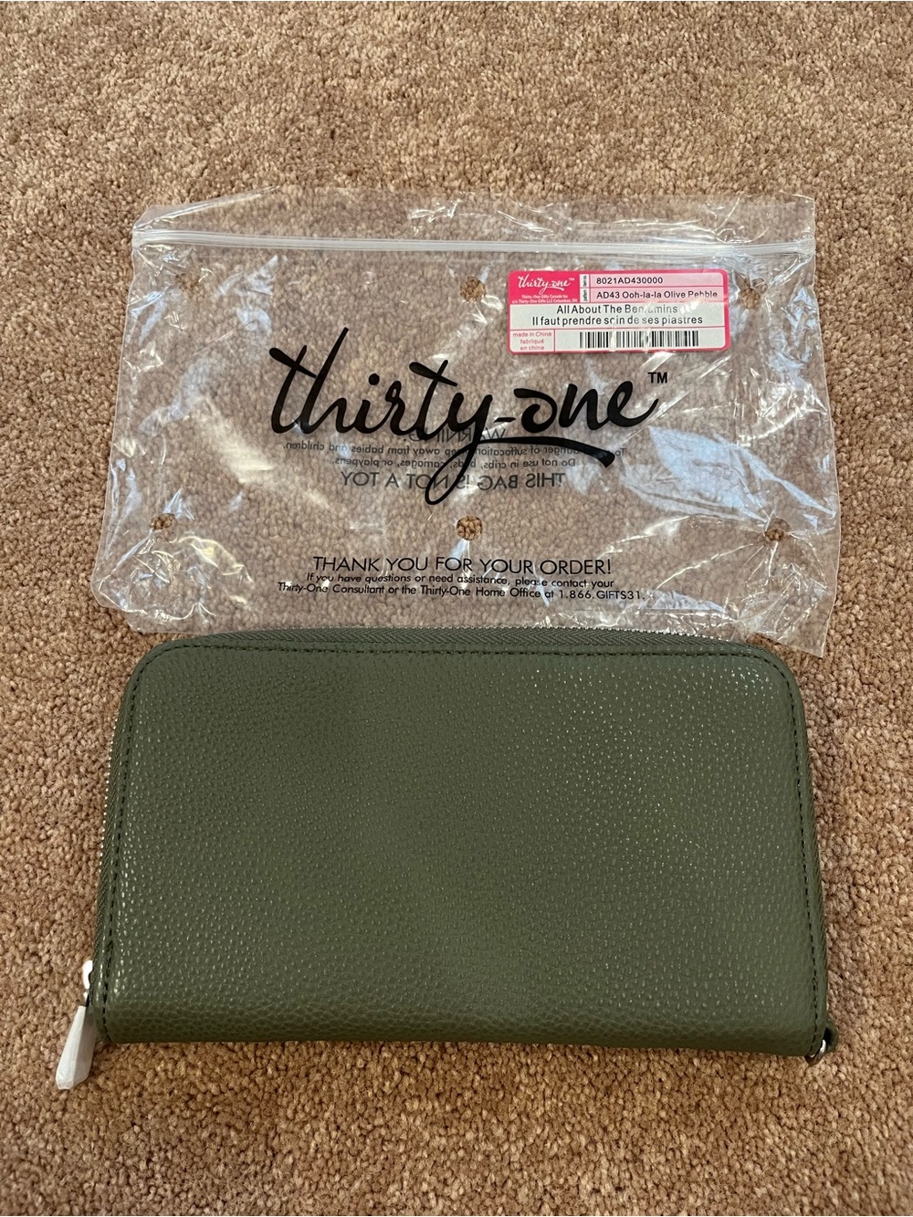thirty-one All About the Benjamins Wallet in Olive Pebble